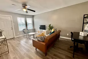 6705 Fairway Dr, Houston, TX 77087 - Photo 2