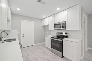 618 Hoffman St, Houston, TX 77020 - Photo 12