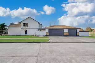 4710 Country Club View, Baytown, TX 77521 - Photo 4