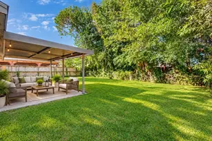 9843 Ribbonwood St, Houston, TX 77078 - Photo 22