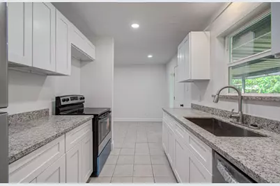9843 Ribbonwood Street, Houston, TX 77078 - Photo 12