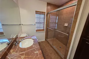 8819 Rocky Valley Dr, Houston, TX 77083 - Photo 16