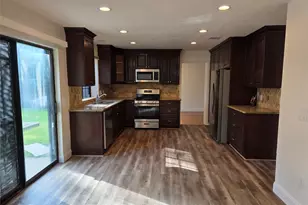 8819 Rocky Valley Dr, Houston, TX 77083 - Photo 8