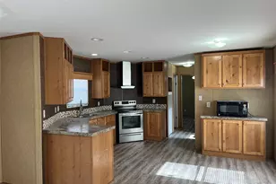 1412 Austin St, Bay City, TX 77414 - Photo 2