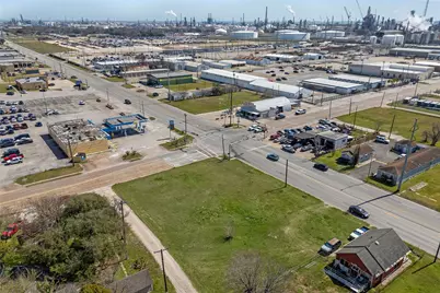 2102 Texas Avenue, Texas City, TX 77590 - Photo 18