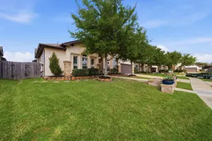 2420 Sky Harbor Ln, Friendswood, TX 77546 - Photo 2