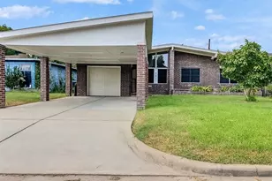 5627 Southbrook Dr, Houston, TX 77033 - Photo 2