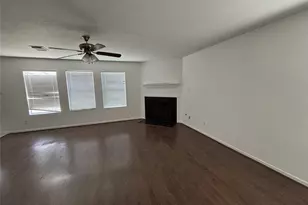 10818 Meadow Walk Ln, Houston, TX 77067 - Photo 2
