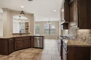 536 Stephen F Austin Dr, Conroe, TX 77302 - Photo 10