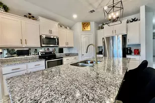 1916 Thorndyke Ln, Bryan, TX 77807 - Photo 2