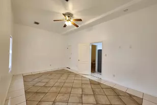 5027 Creekmont Dr, Houston, TX 77091 - Photo 6