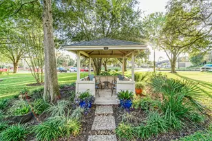 351 Lakeside Ln, Houston, TX 77058 - Photo 30