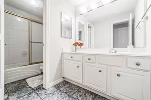 351 Lakeside Ln, Houston, TX 77058 - Photo 24