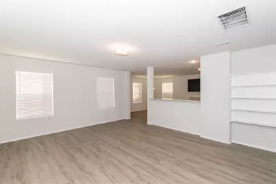 8514 Middleton Oaks Circle, Houston, TX 77028 - Photo 4