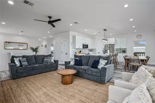 924 Melody Ln, Crystal Beach, TX 77650 - Photo 12