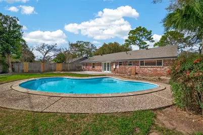 9623 Meadowglen Lane, Houston, TX 77063 - Photo 30