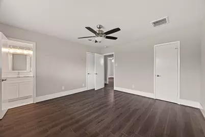 9623 Meadowglen Lane, Houston, TX 77063 - Photo 26