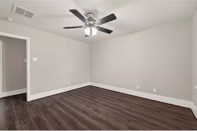 9623 Meadowglen Lane, Houston, TX 77063 - Photo 18