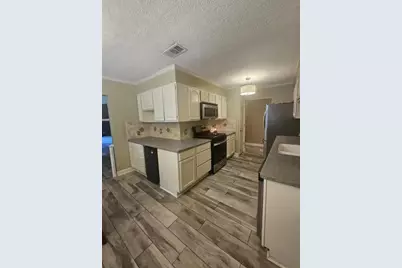 207 Thornridge, Bridge City, TX 77611 - Photo 4