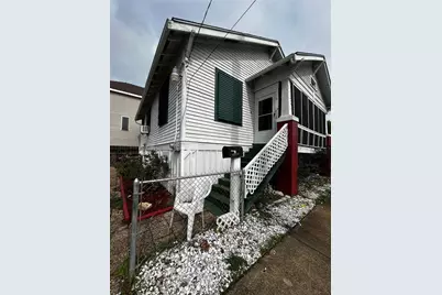 1722 39th Street, Galveston, TX 77550 - Photo 2