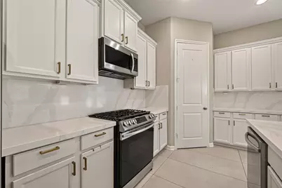 171 Hearthshire Circle, The Woodlands, TX 77354 - Photo 14