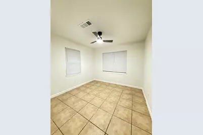 5926 Shirley Mae Lane, Houston, TX 77091 - Photo 10