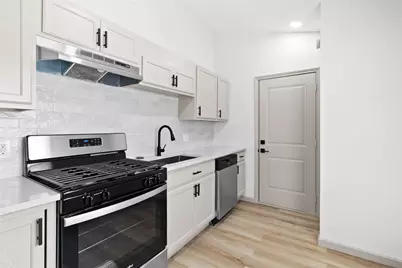 1503 Avenue P #R1, Huntsville, TX 77340 - Photo 2