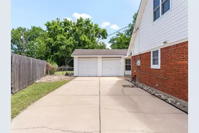 2025 Tupper Lake Lane, Bay City, TX 77414 - Photo 2