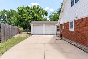 2025 Tupper Lake Ln, Bay City, TX 77414 - Photo 2