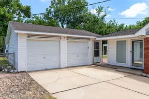 2025 Tupper Lake Ln, Bay City, TX 77414 - Photo 46