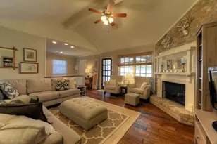 14026 St Marys Ln, Houston, TX 77079 - Photo 4