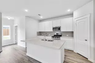 12738 Dina Spgs Ln, Magnolia, TX 77354 - Photo 2