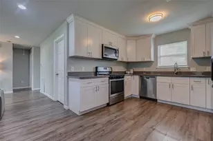 5031 Caplin St, Houston, TX 77026 - Photo 6