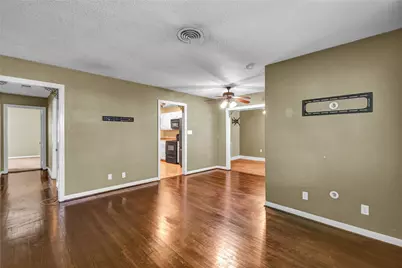 908 Robinhood Lane, Angleton, TX 77515 - Photo 12