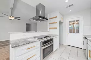 5922 Hummingbird St, Houston, TX 77096 - Photo 12