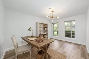 5922 Hummingbird St, Houston, TX 77096 - Photo 4