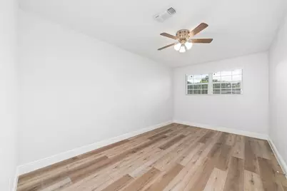 5922 Hummingbird Street, Houston, TX 77096 - Photo 22