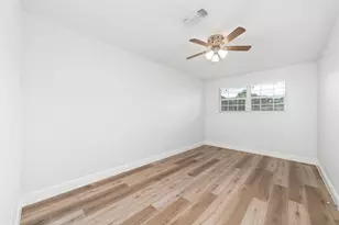 5922 Hummingbird St, Houston, TX 77096 - Photo 22
