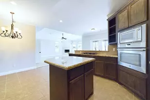 123 Renaissance Ct, Magnolia, TX 77354 - Photo 6