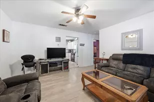 2260 S Timberlane St, Vidor, TX 77662 - Photo 6