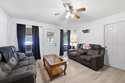 2260 S Timberlane Street, Vidor, TX 77662 - Photo 8