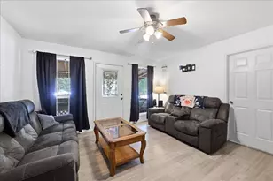 2260 S Timberlane St, Vidor, TX 77662 - Photo 8