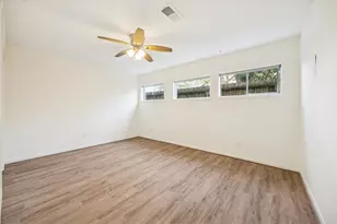 1011 W 10th St, Houston, TX 77008 - Photo 6