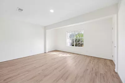 1011 W 10th Street #3, Houston, TX 77008 - Photo 2
