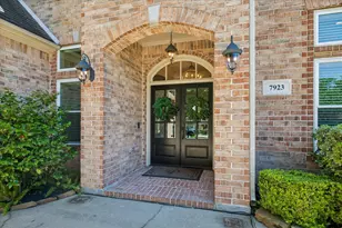 7923 N Wellington Ct, Houston, TX 77055 - Photo 2