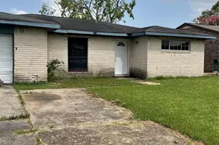 814 Deercrest St, Channelview, TX 77530 - Photo 2