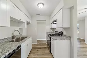 6022 Meadowbrook Dr, Hitchcock, TX 77563 - Photo 4