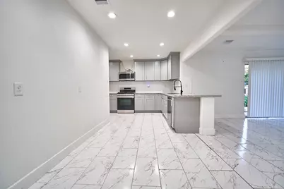 5815 Hornwood Drive, Houston, TX 77081 - Photo 10