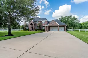 20303 Stone Lake Cir, Tomball, TX 77377 - Photo 2