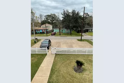 1018 S Booth Lane, Alvin, TX 77511 - Photo 2